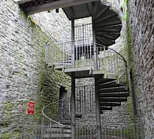 Aufstieg zur Stadtmauer von Conwy