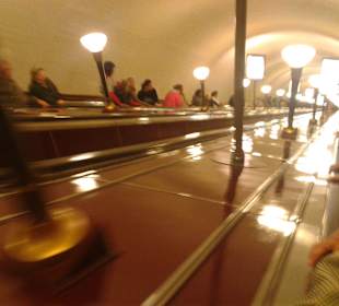 Metro St. Petersburg - palastartige Metrostationen