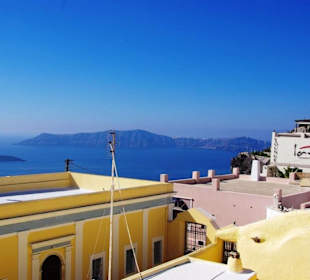 Santorin selbst im Bild Landschaft, Stadt