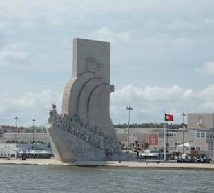 Entdeckerdenkmal vom Tejo aus