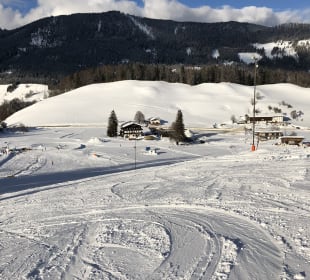 Blick von der Skipiste auf den Hagerhof Hotel Hagerhof