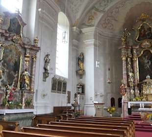 Kirche St. Michael im Ortszentrum von Inzell