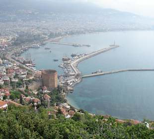 Widok na port Alanya z zamku