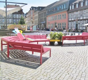 Am Markt / die rosa Sparkasse