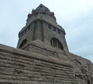 Gewaltig Monument