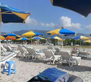 Schöner Strand in der Nähe