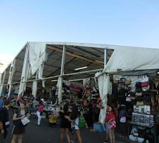 Der Markt von außen gesehen