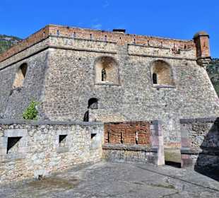 Außenmauern des Fort Liberia