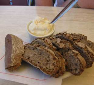 Aioli mit frischem Brot
