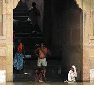 Widok na ghaty z Gangesu