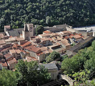 Blick vom Berg auf die Altstadt von Villefranche