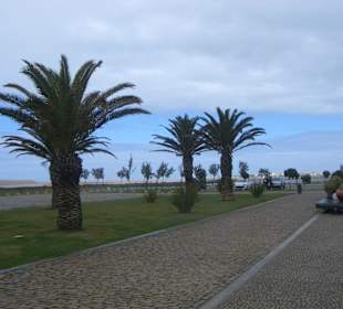Promenade vor der Bar