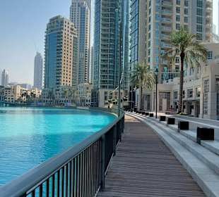 Dubai Fountain Boardwalk