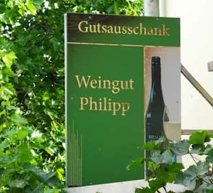 Das Firmenschild vom Weingut Philipp