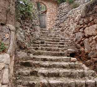 Steile Treppe