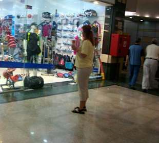 Viele viele Markengeschäfte