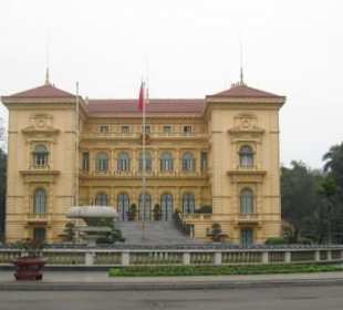 Der Präsidentenpalast wie aus einer anderen Welt