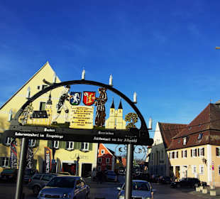 Rückansicht vor der Basilika