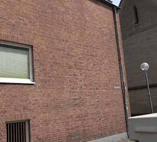 Haus Treuer Husar Blau-Gelb