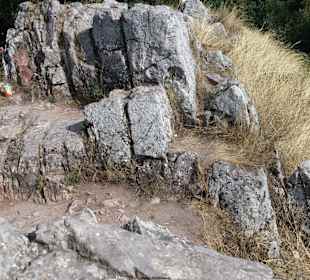 Skały przed zamkiem