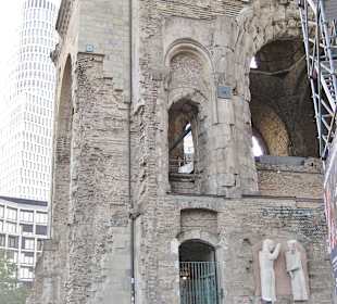 Hauptturm der alten Kirche