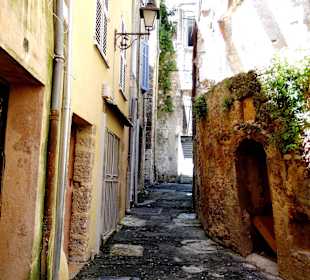 Шикарные улочки "старого" Грасса