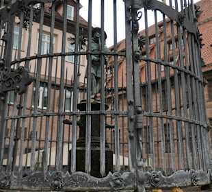 Der Dudelsackpfeiferbrunnen auf dem Unschlittplatz
