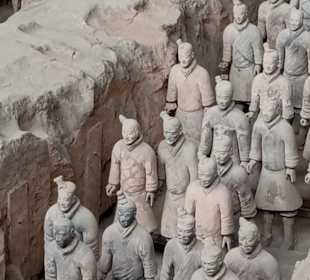 Soldados de terracota restaurados no galpão 1