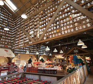 Tausende Marktstandvon Kaffeekannen