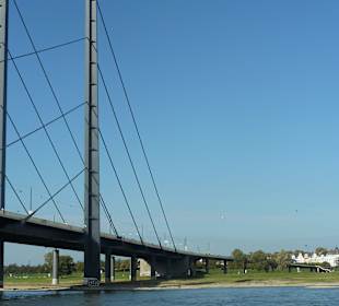 Rheinkniebrücke