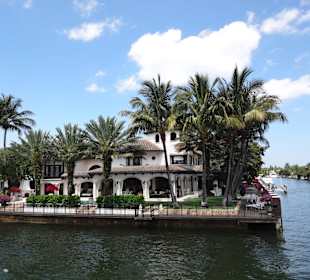 Viele Kanäle mit tollen Häusern