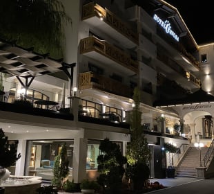Außenansicht Hotel Cervosa