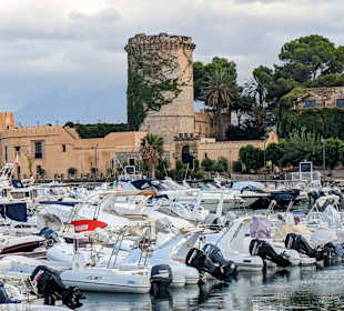 Yachthafen San Nicola l'Arena