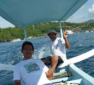 Auf der Fahrt zum Schnorcheln mit Wisnu 