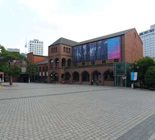 Budynki towarzyszące