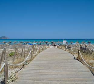 Plaża ok. 800 m od hotelu w stronę Playa de Muro