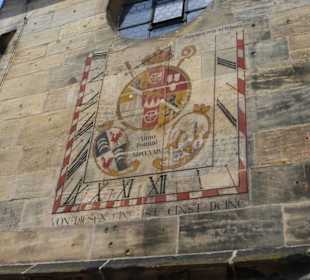 Sonnenuhr der Stadtpfarrkirche Mariä Himmelfahrt