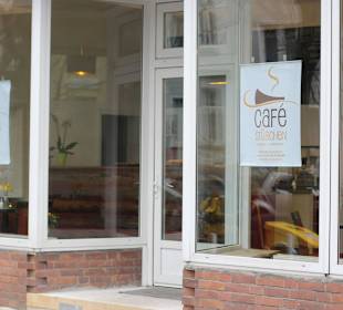 Café (außen)