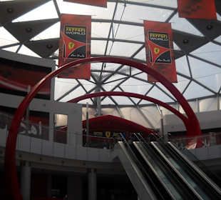 Yas Island Abu Dhabi Ferrari World - Eingang