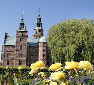 Das Rosenborg Schloss - Vom Rosengarten aus!