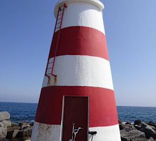 Leuchtturm an der Einfahrt zum Hafen Portimao