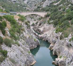 Fluß Herault 300m vor Eingang fer Grotte