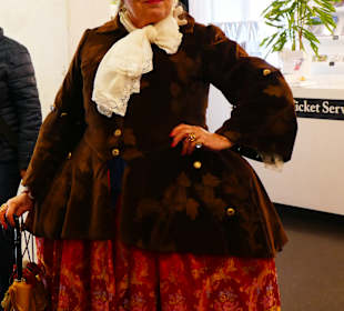 Sie stellt die Wilhelmine von Grävenitz dar 