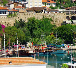 Blick zum Hafen von Antalya