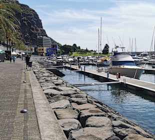 Yachthafen Calheta