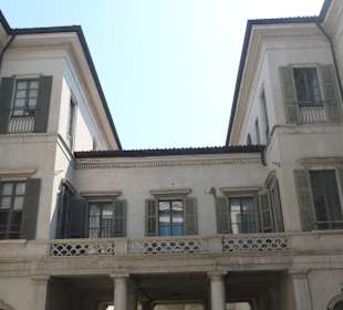 Beim Palazzo Thun, dem Rathaus von Trient