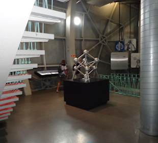 Ausstellungen in den Kugeln