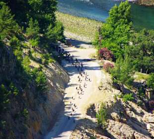 Der Staudamm selbst in voller Pracht