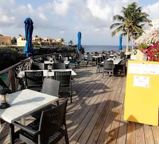 Die Bahia-Bar über der Playa Lagún