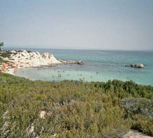 Eine der tollen Badebuchten von Sarti.